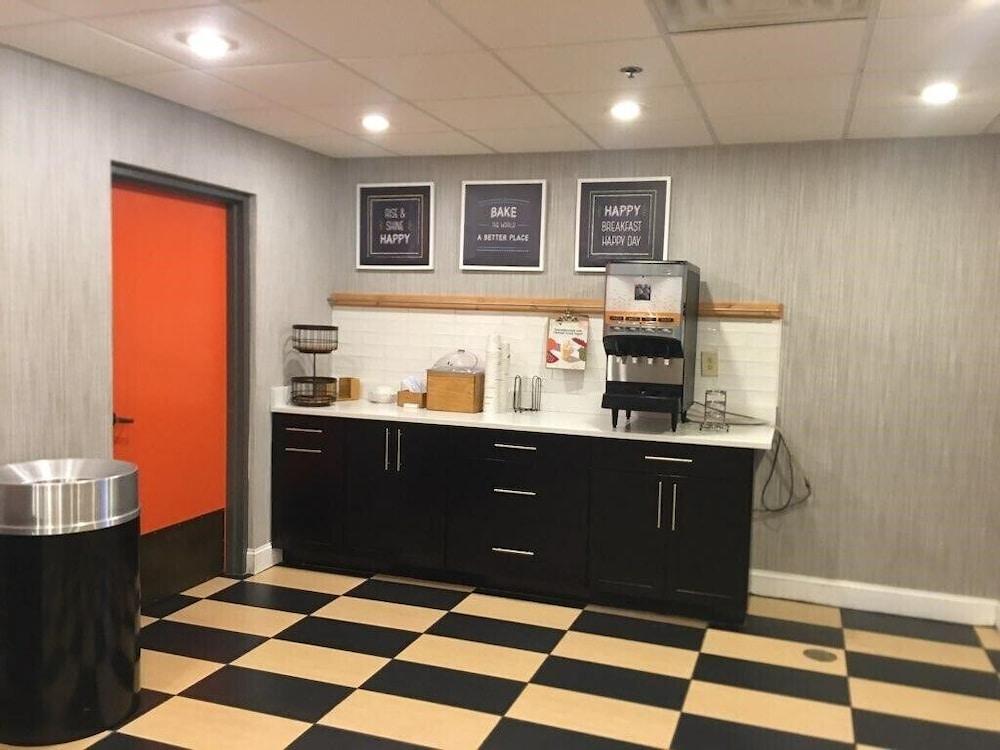 Holiday Inn Express - Newark Airport - Elizabeth By Ihg Kültér fotó